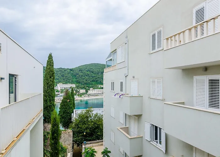 Grand Apartment