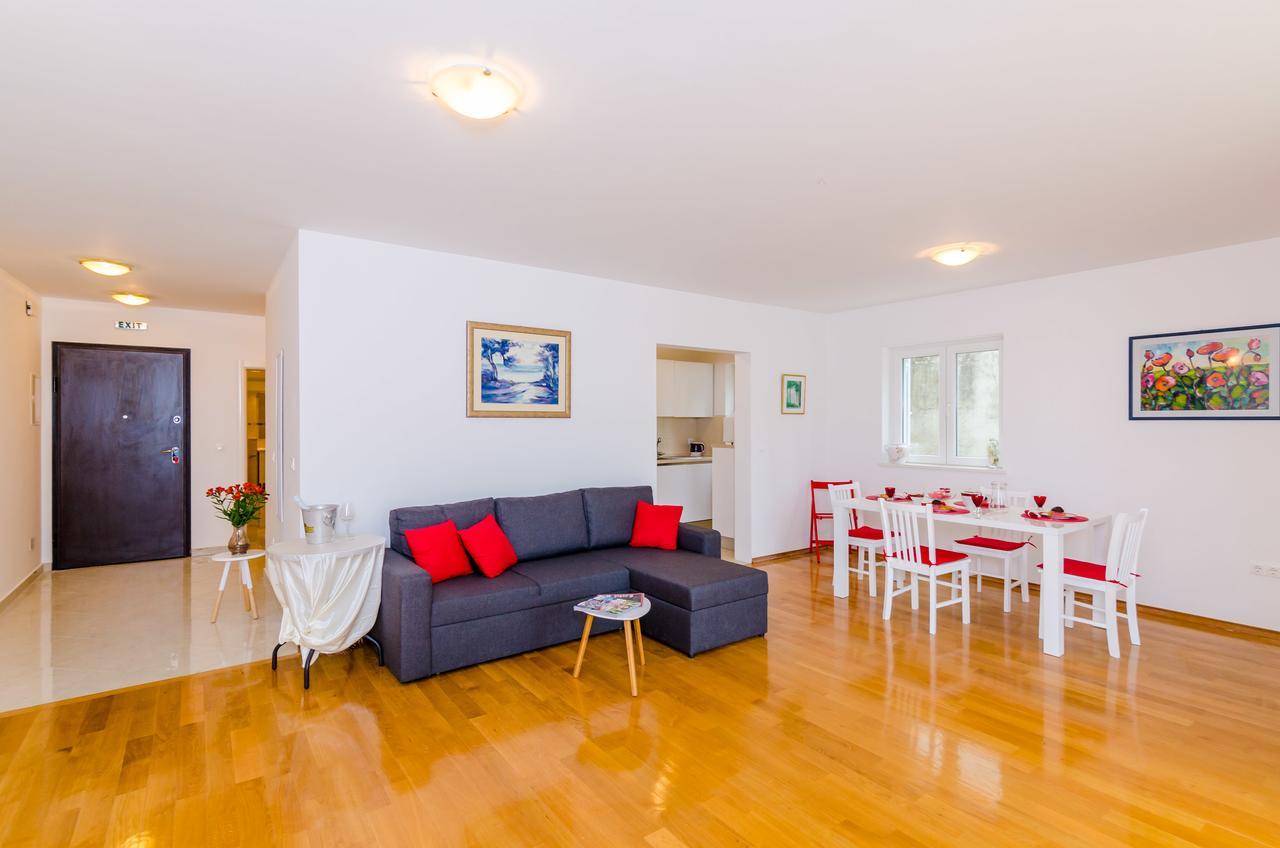 Grand Apartment *