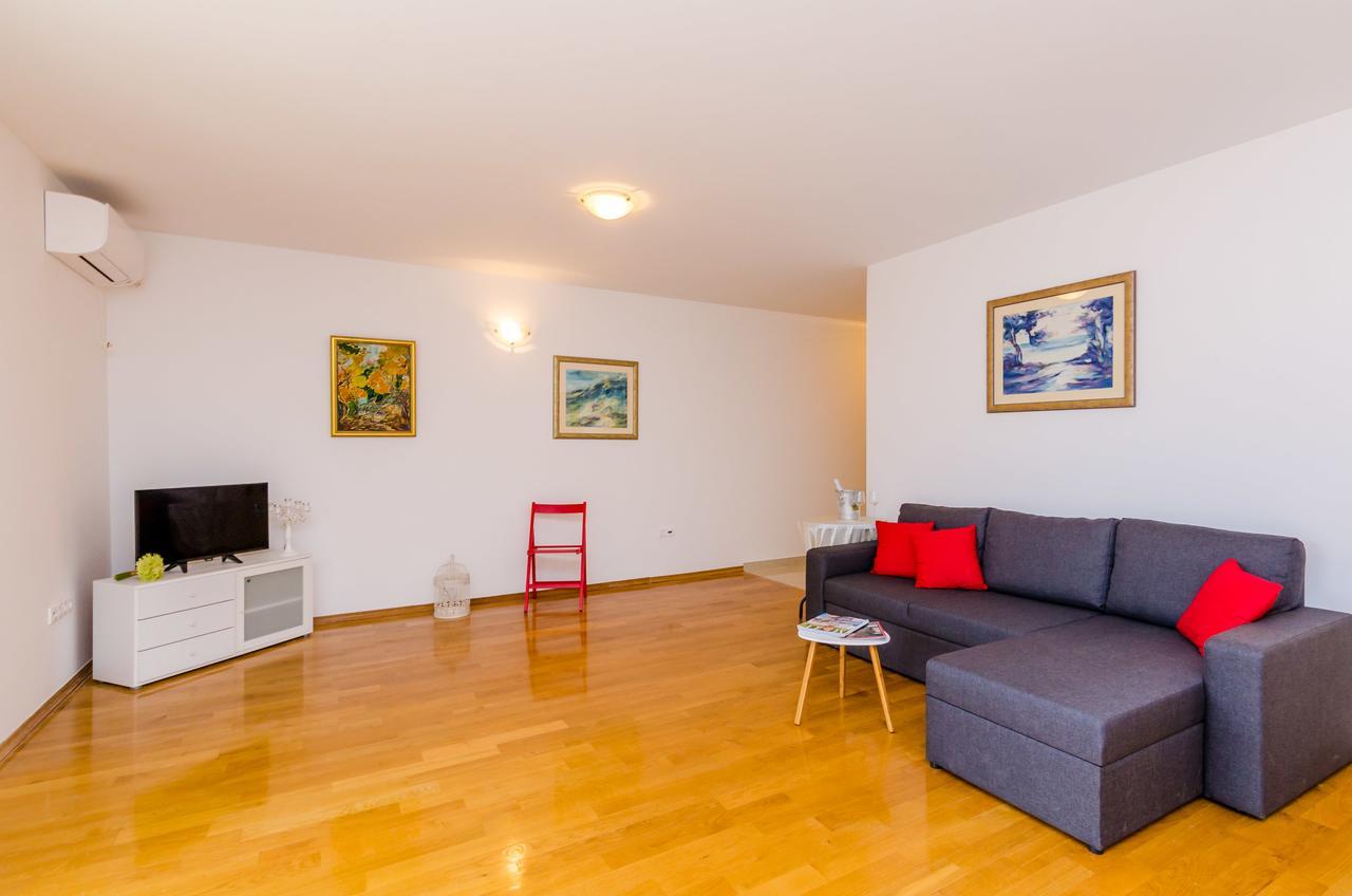 Grand Apartment